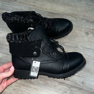 Daily Shoes boots
